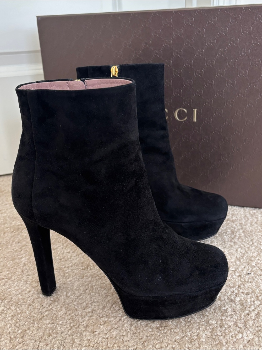 GUCCI Black Suede Platform Ankle Boots G Logo 39 Hidden Platform Stiletto